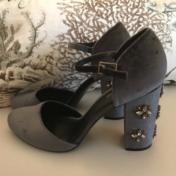 faryl robin Shoes - Faryl Robin Grey Velvet Shoes Anthropologie Sz 10